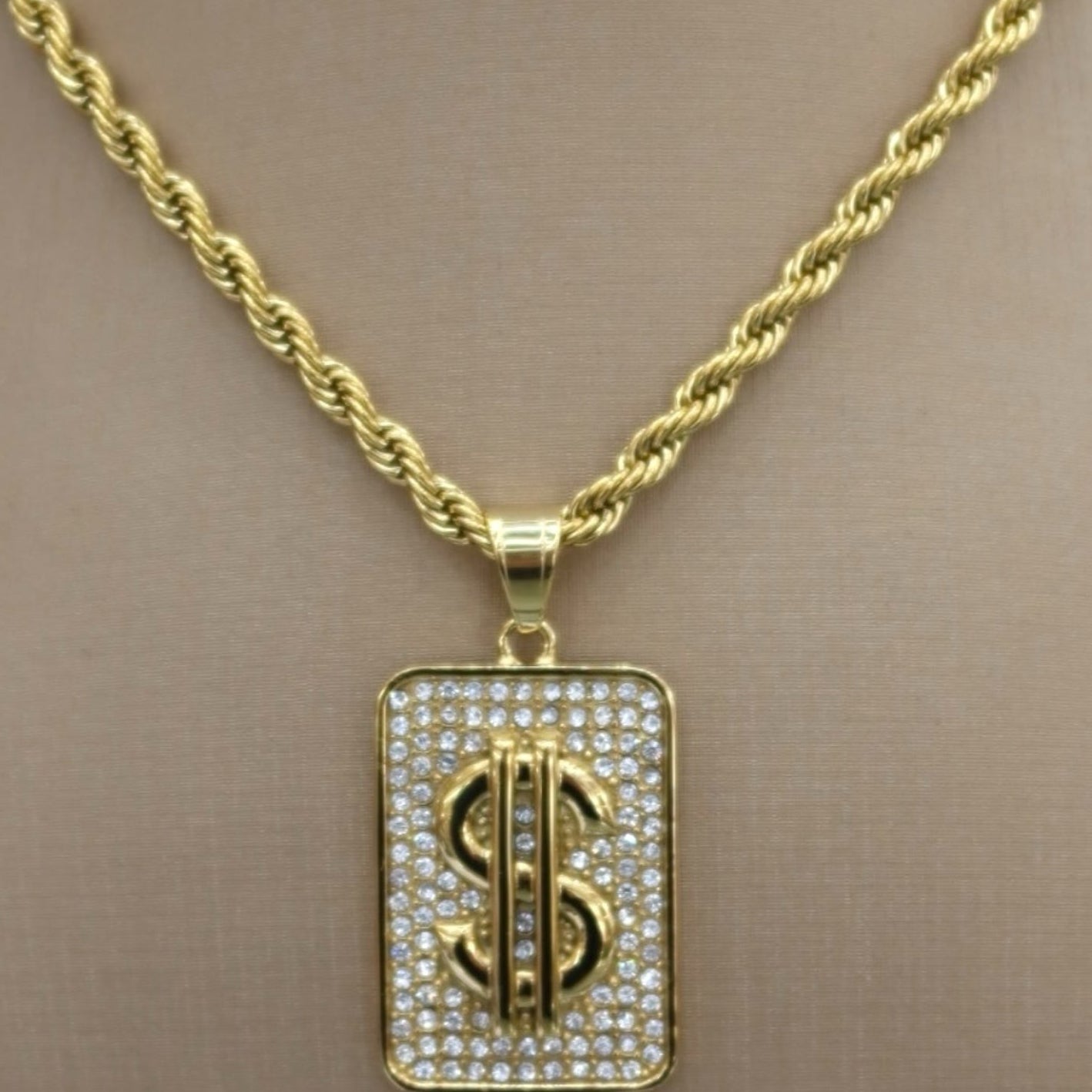 Collana money
