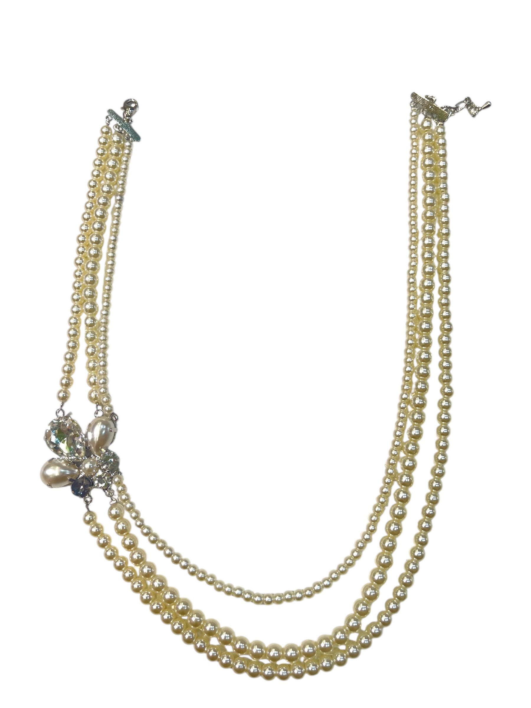Collana perle mezzo fiore