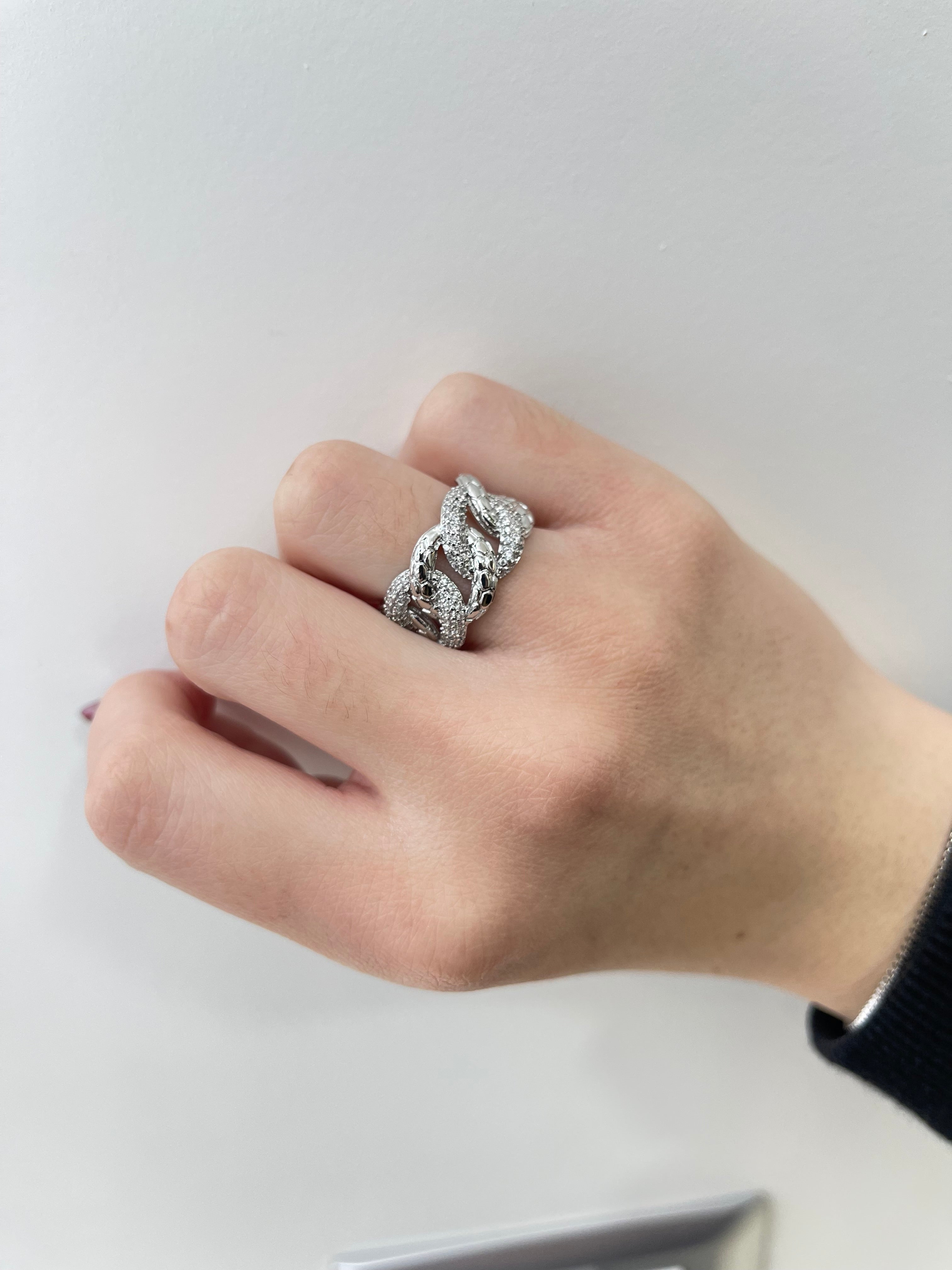 Anello incrocio perfetto