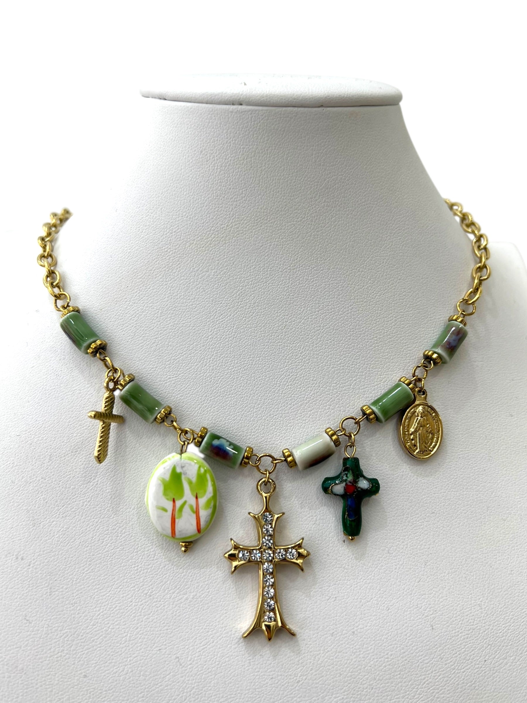 Collana Arya