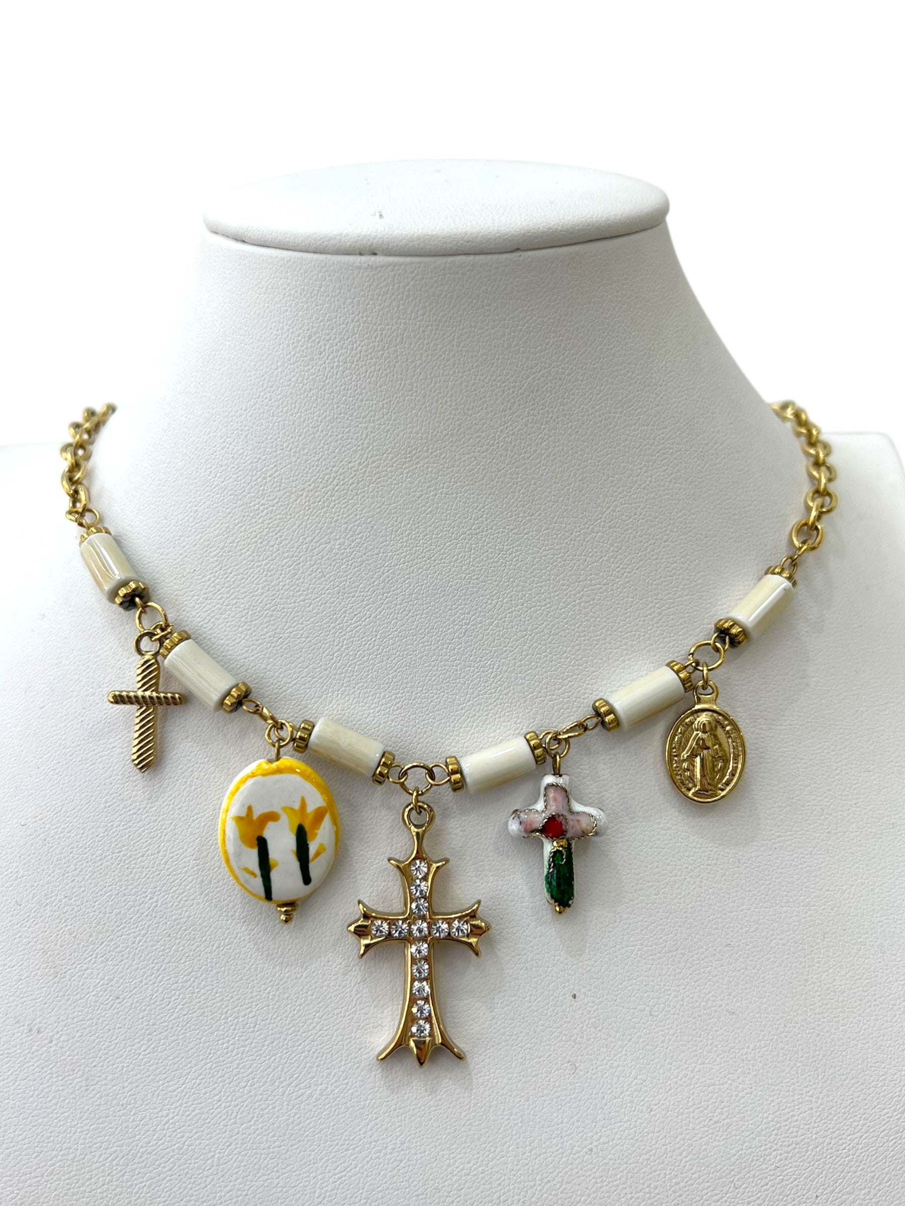 Collana Arya