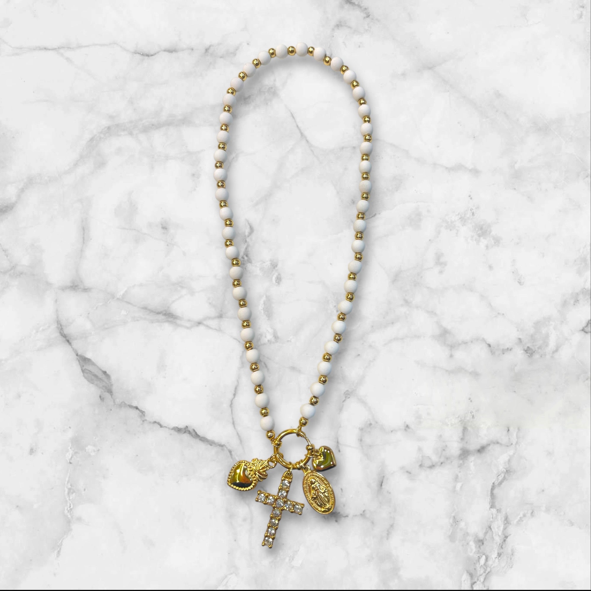 Collana scaramantic