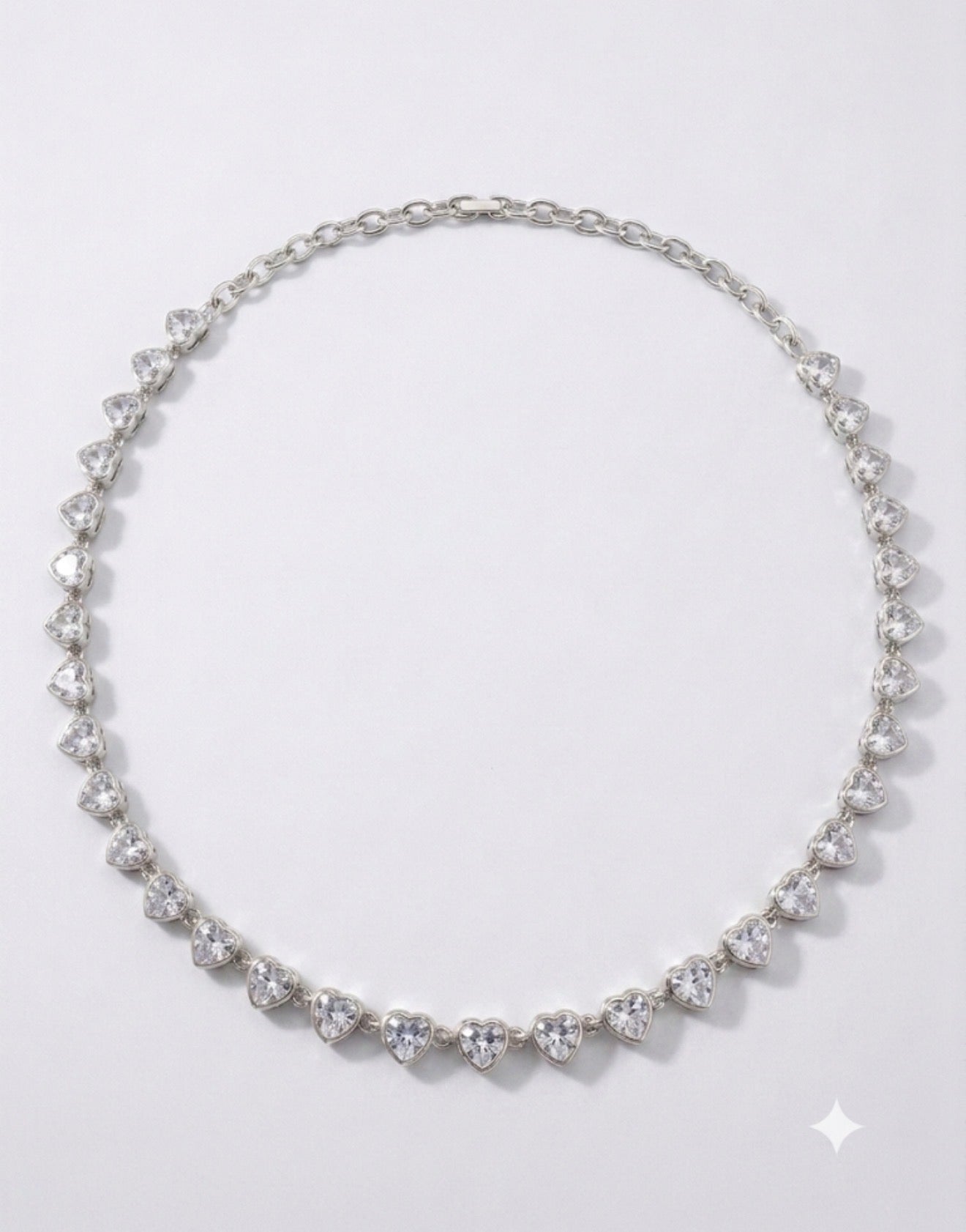 Collana cintya